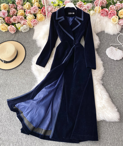 Elegantes Samt-Mantelkleid P300
