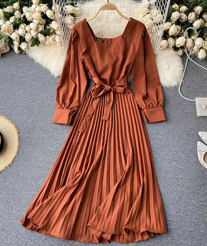 Einfaches A-Linien-Kleid mit langen Ärmeln P294