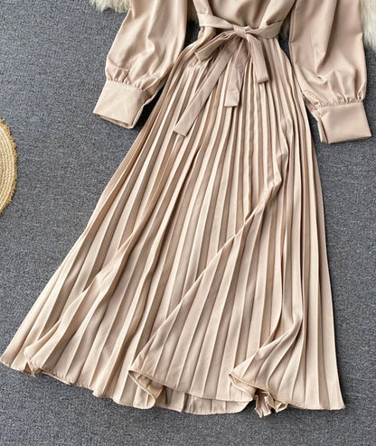 Einfaches A-Linien-Kleid mit langen Ärmeln P294