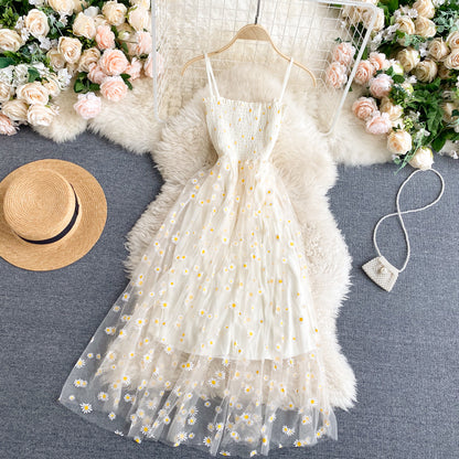 Jolie robe fleurie à fines bretelles pour femme P110
