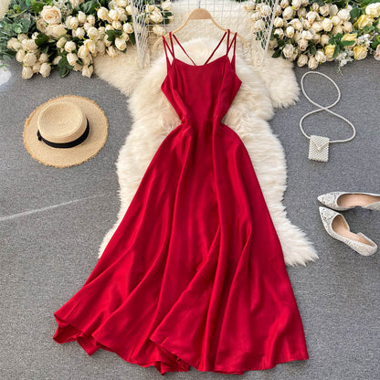 Einfaches, rückenfreies, kurzes Sommerkleid für Damen P121