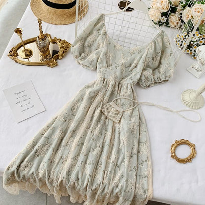 Niedliches Spitzenkleid Damenkleid P107