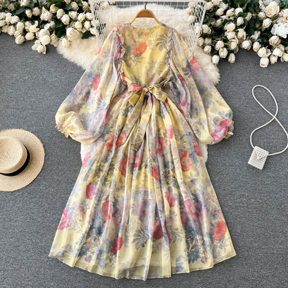 Süßes Damenkleid mit A-Linie, langen Ärmeln und Blumenmuster P099