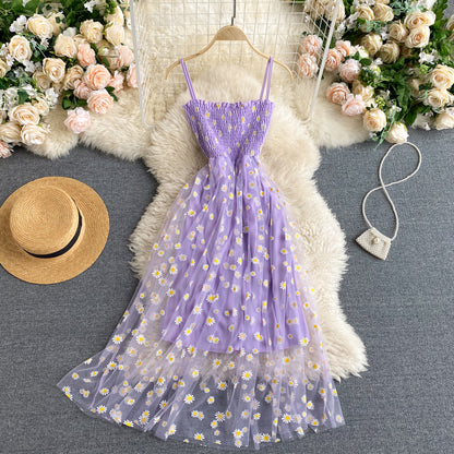 Jolie robe fleurie à fines bretelles pour femme P110