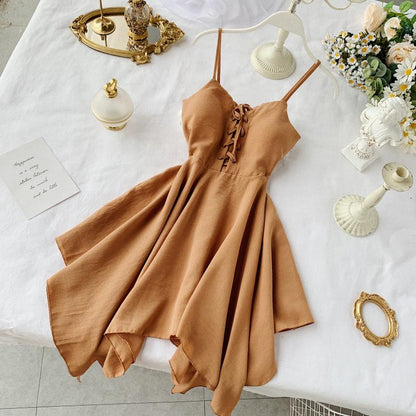 Robe courte sexy pour femme avec fines bretelles et motif irrégulier P133