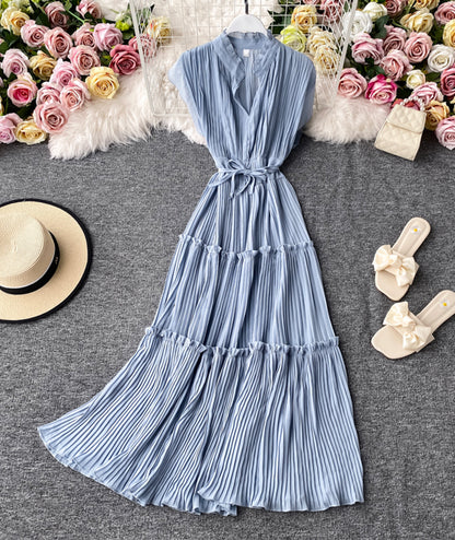 Einfaches ärmelloses V-Ausschnitt-Kleid 051