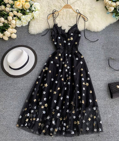 Schwarzes V-Ausschnitt Tüllkleid aus Spitze mit Sternen-Pailletten 043