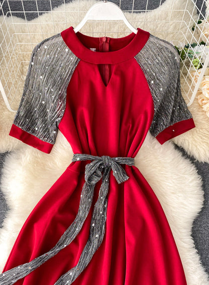 Robe trapèze unique à col rond avec épissure et manches courtes, robe tendance 048