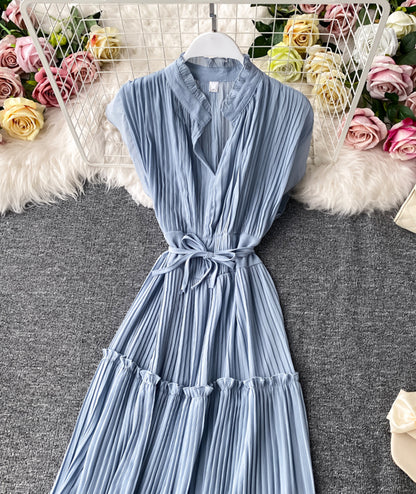 Einfaches ärmelloses V-Ausschnitt-Kleid 051