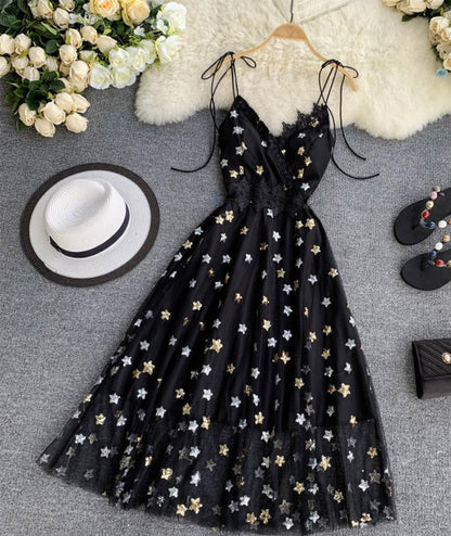 Schwarzes V-Ausschnitt Tüllkleid aus Spitze mit Sternen-Pailletten 043