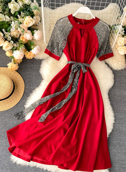 Robe trapèze unique à col rond avec épissure et manches courtes, robe tendance 048